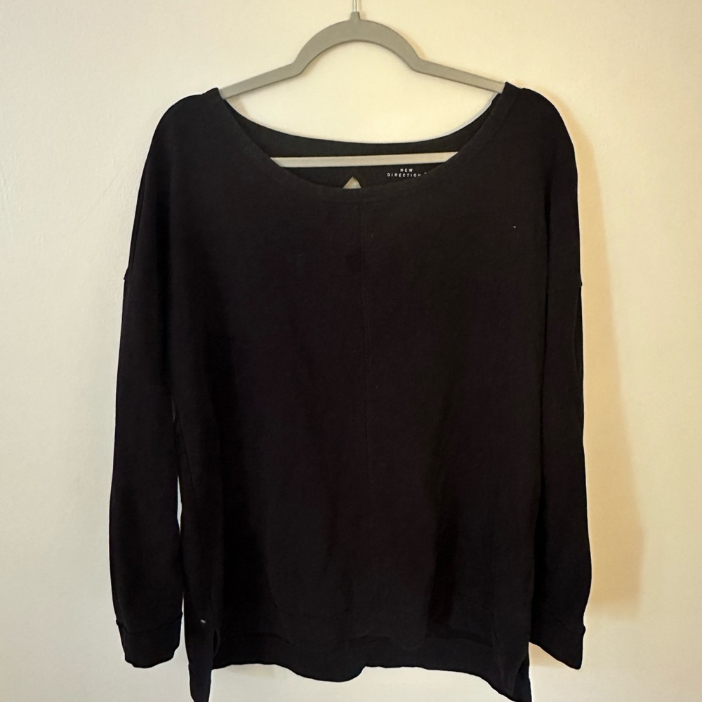 Black sweatshirt